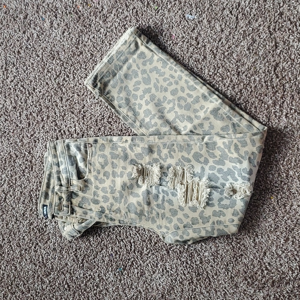 FASHION NOVA Womens HighRise Distressed  Cheetah Print Straight Legged Jeans